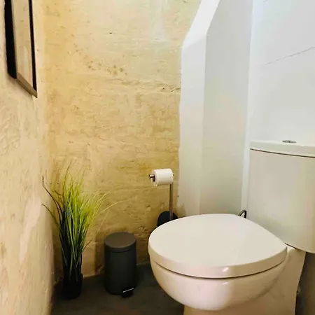 Grand Harbour Views *